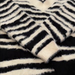 NWT Peck&Peck. Zebra Print Sweater Sz large